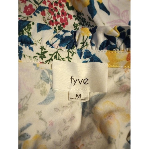 Fyve Woman's Med Floral Print‎ Short Sleeve Blouse Top Ruffle Neck Summer Casual - Picture 4 of 5